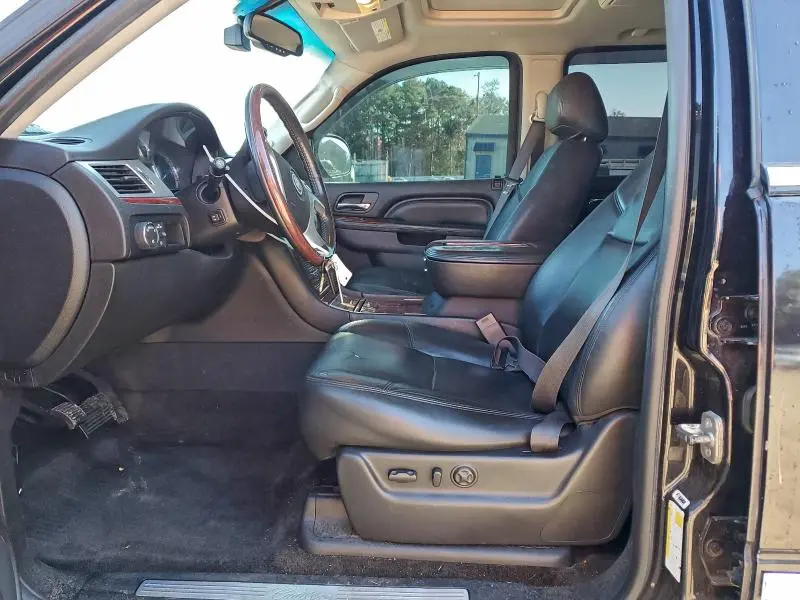 2014 CADILLAC ESCALADE LUXURY  