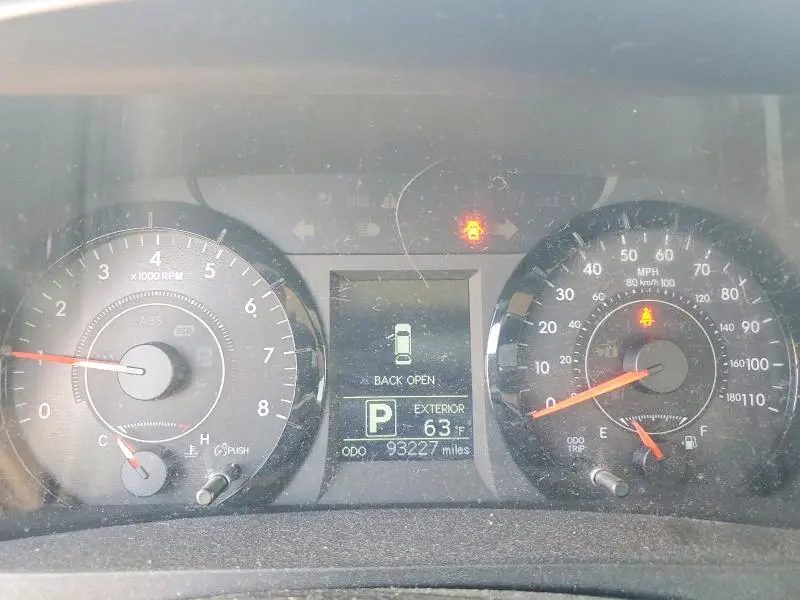2017 TOYOTA SIENNA LE  