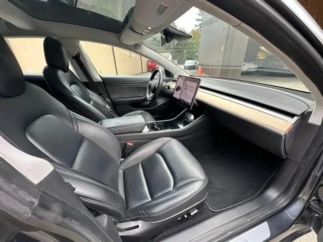 2018 TESLA MODEL 3   