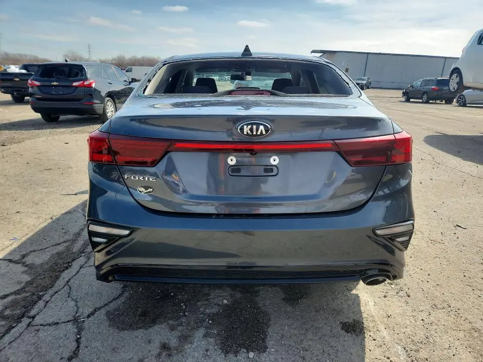 2021 KIA FORTE LXS  