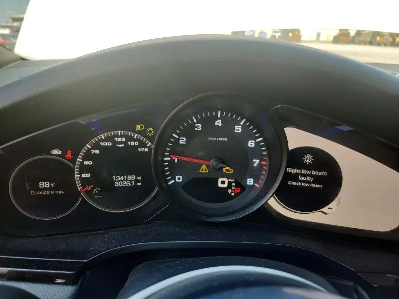 2019 PORSCHE CAYENNE   
