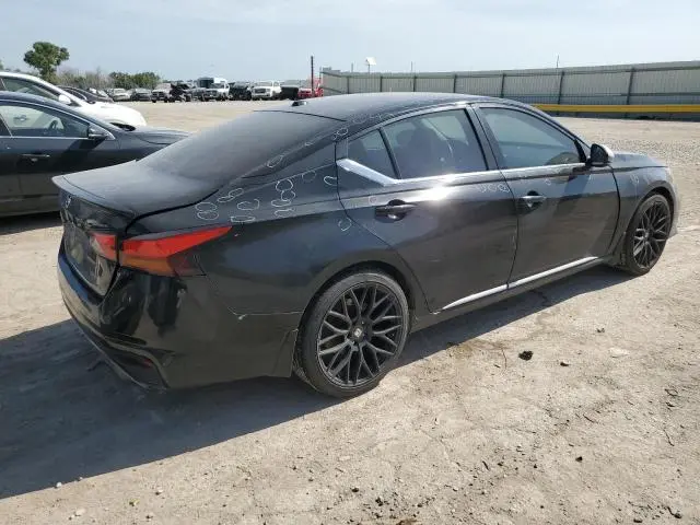2019 NISSAN ALTIMA SR