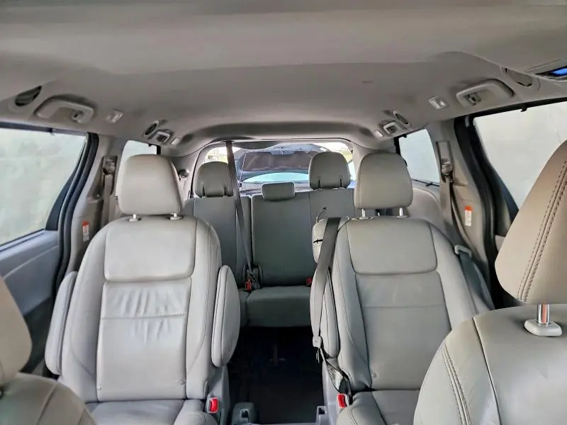 2020 TOYOTA SIENNA XLE 8-PASSENGER  