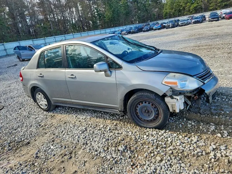 2010 NISSAN VERSA S  