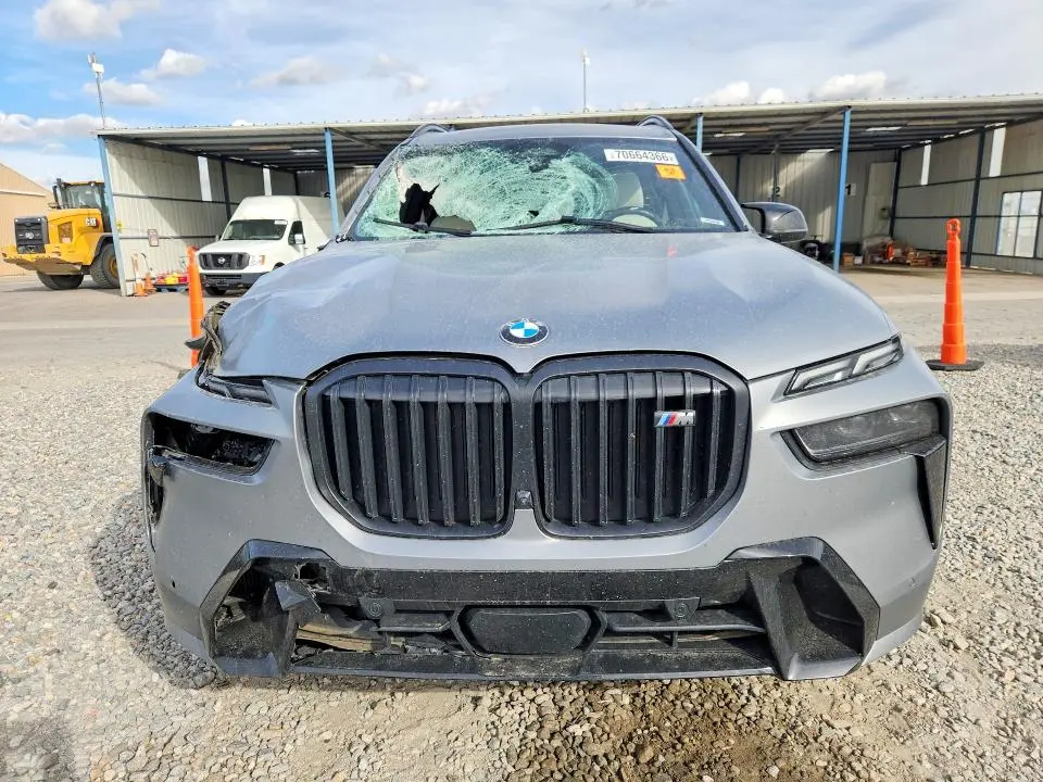 2025 BMW X7 M60I  