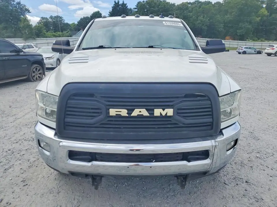 2015 RAM 3500 SLT  