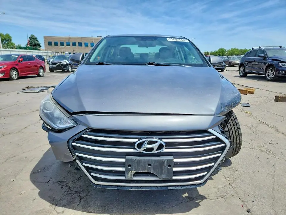 2018 HYUNDAI ELANTRA SE  