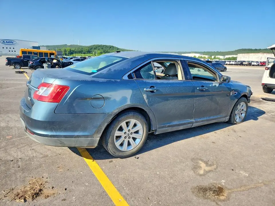 2010 FORD TAURUS SE  