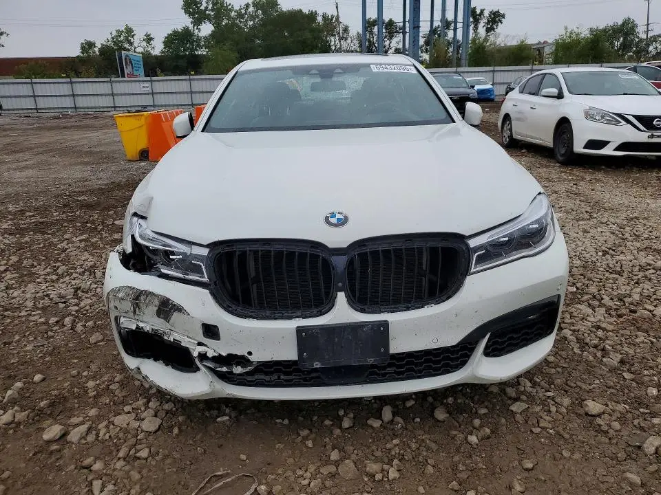 2018 BMW 750 XI  