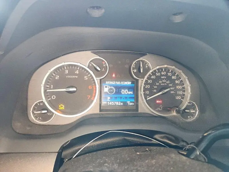2016 TOYOTA TUNDRA CREWMAX SR5  