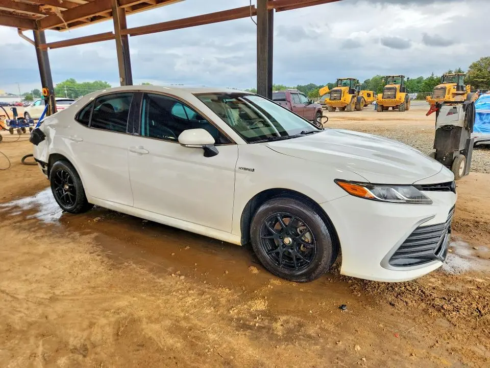 2021 TOYOTA CAMRY LE  
