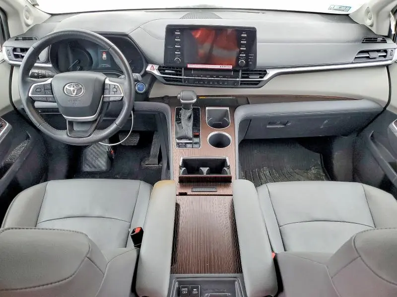 2024 TOYOTA SIENNA XLE 7-PASSENGER  