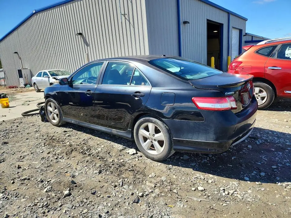 2011 TOYOTA CAMRY SE V6  