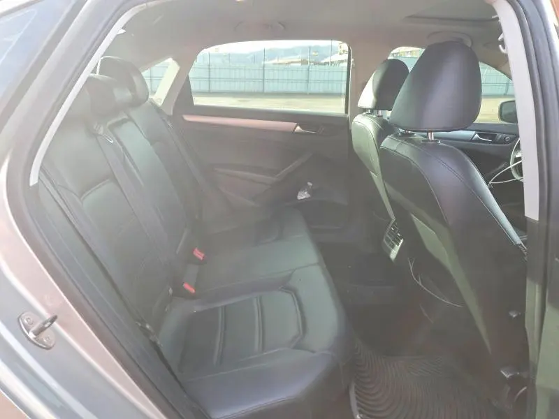 2014 VOLKSWAGEN PASSAT SE  