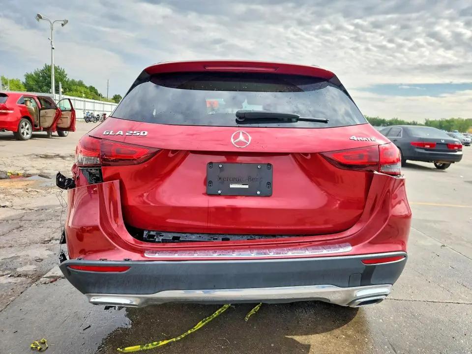 2021 MERCEDES-BENZ GLA 250 4MATIC  