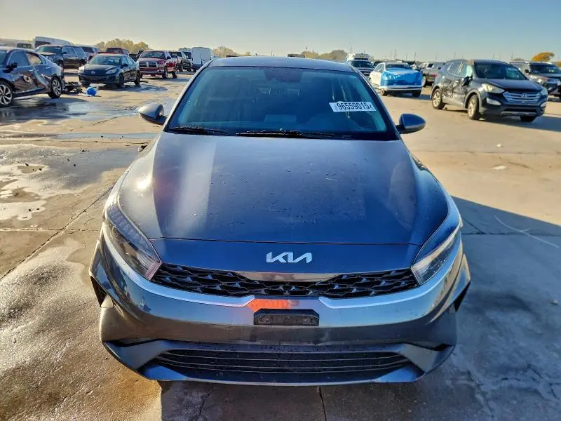 2024 KIA FORTE LX  
