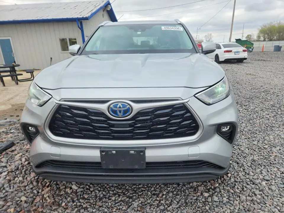 2021 TOYOTA HIGHLANDER HYBRID XLE  