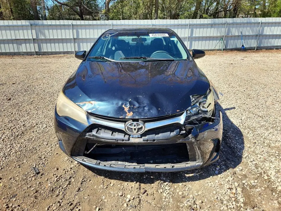 2016 TOYOTA CAMRY SE  