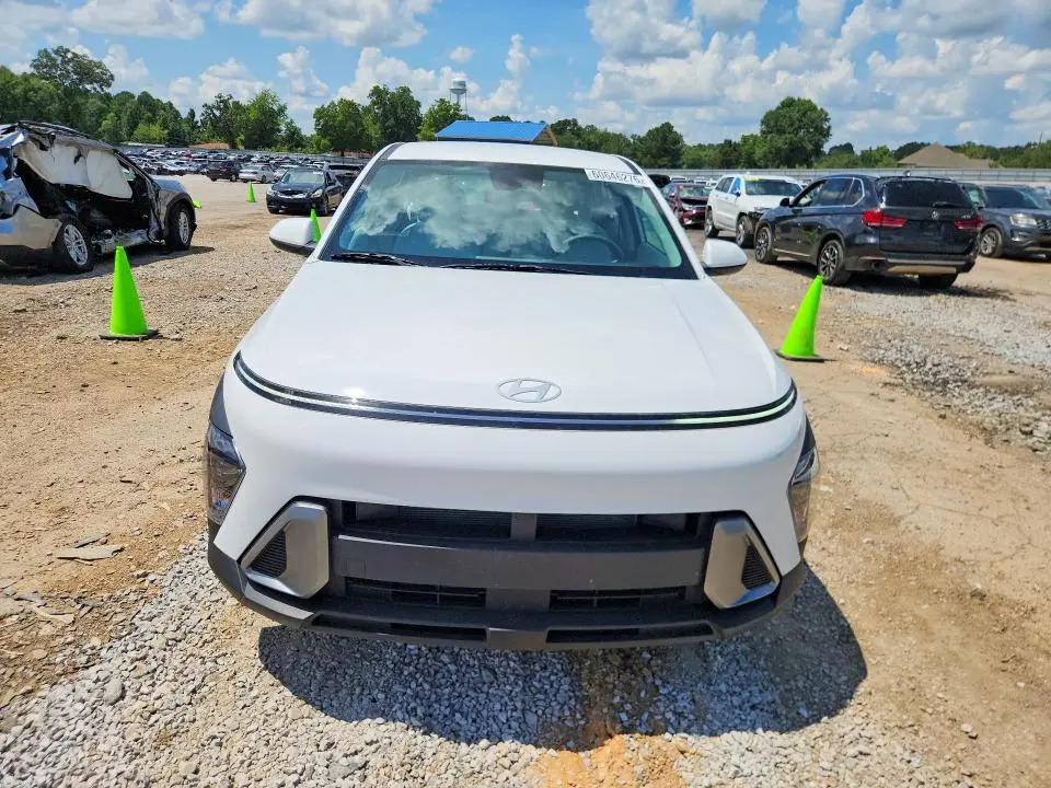 2025 HYUNDAI KONA SE  