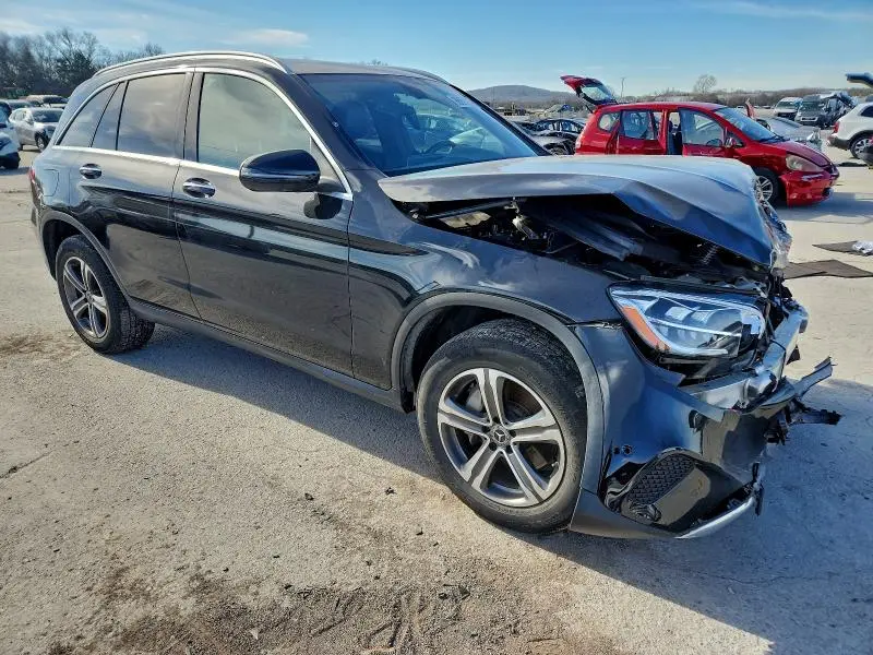 2021 MERCEDES-BENZ GLC 300  