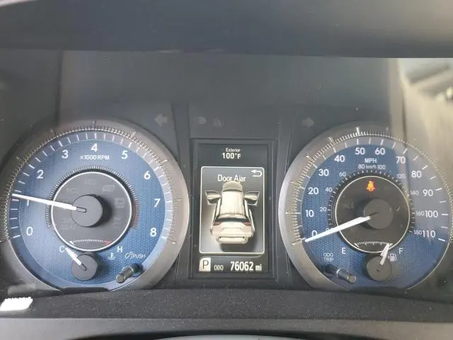2017 TOYOTA SIENNA XLE  