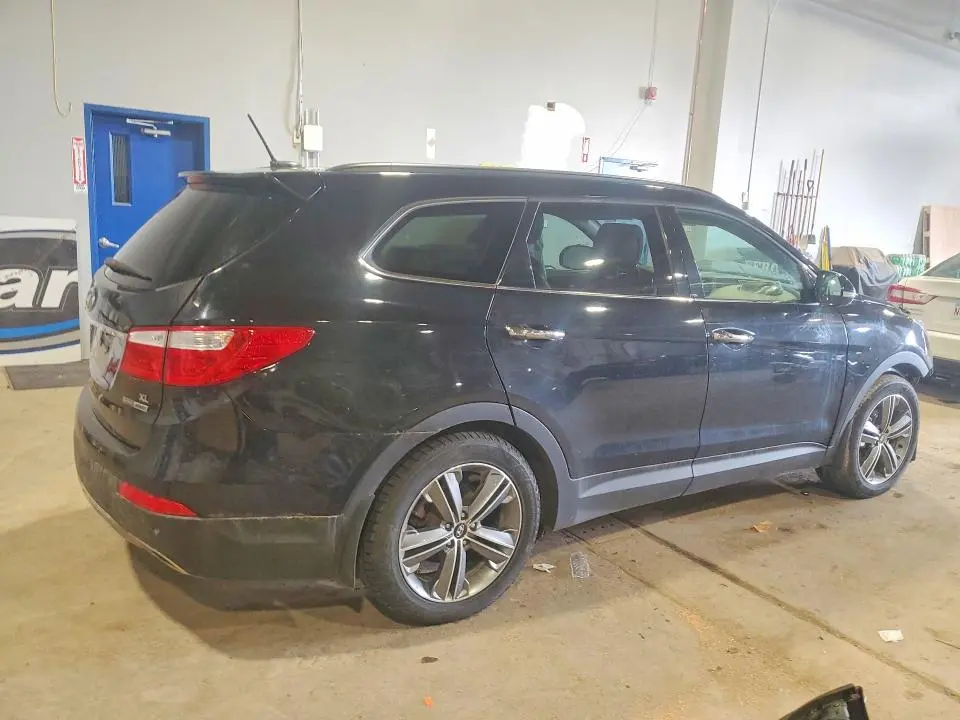 2016 HYUNDAI SANTA FE SE  