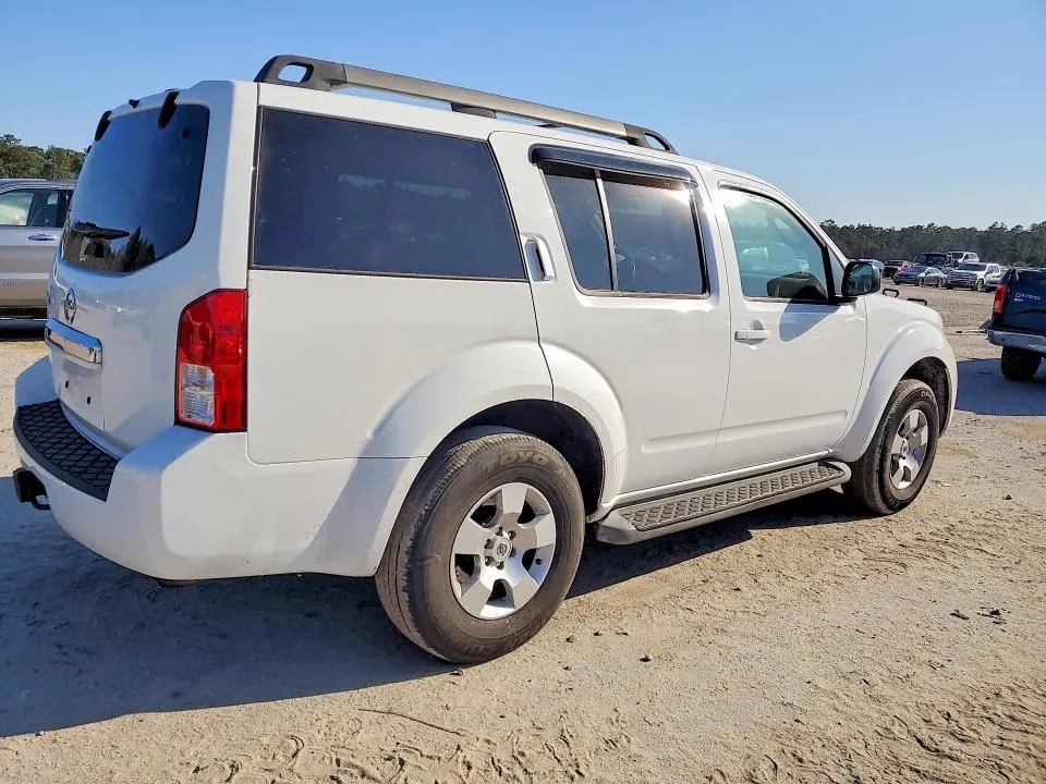 2010 NISSAN PATHFINDER S  
