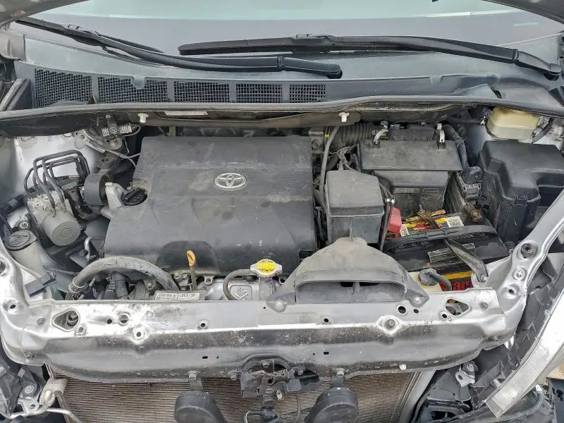 2016 TOYOTA SIENNA XLE  