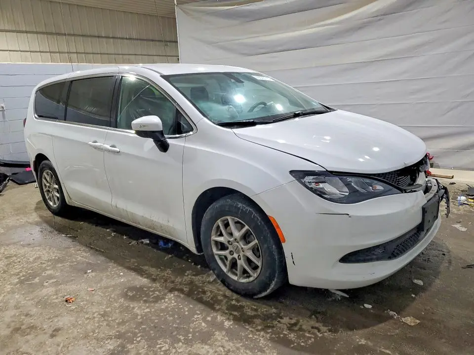 2021 CHRYSLER VOYAGER LX  