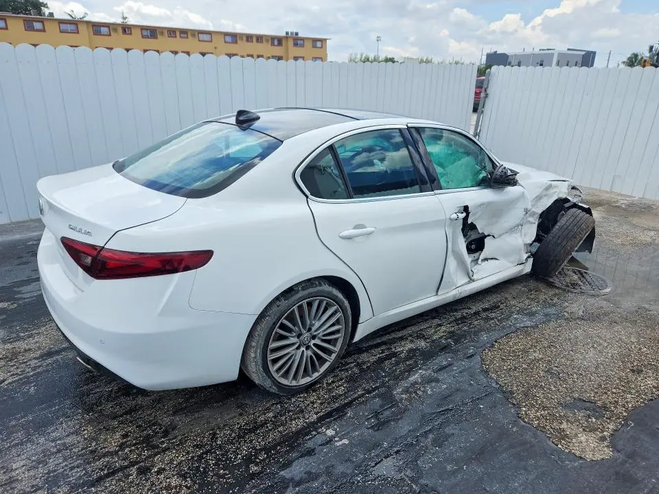 2020 ALFA ROMEO GIULIA TI  