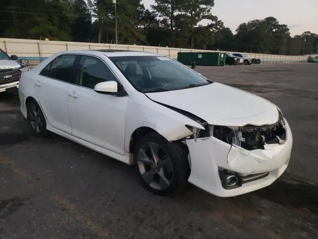 2012 TOYOTA CAMRY SE  