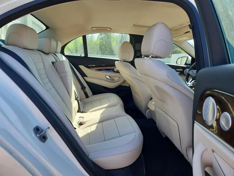 2019 MERCEDES-BENZ E 300  