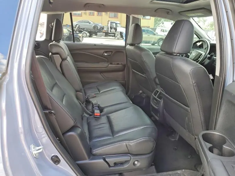 2022 HONDA PILOT SE  