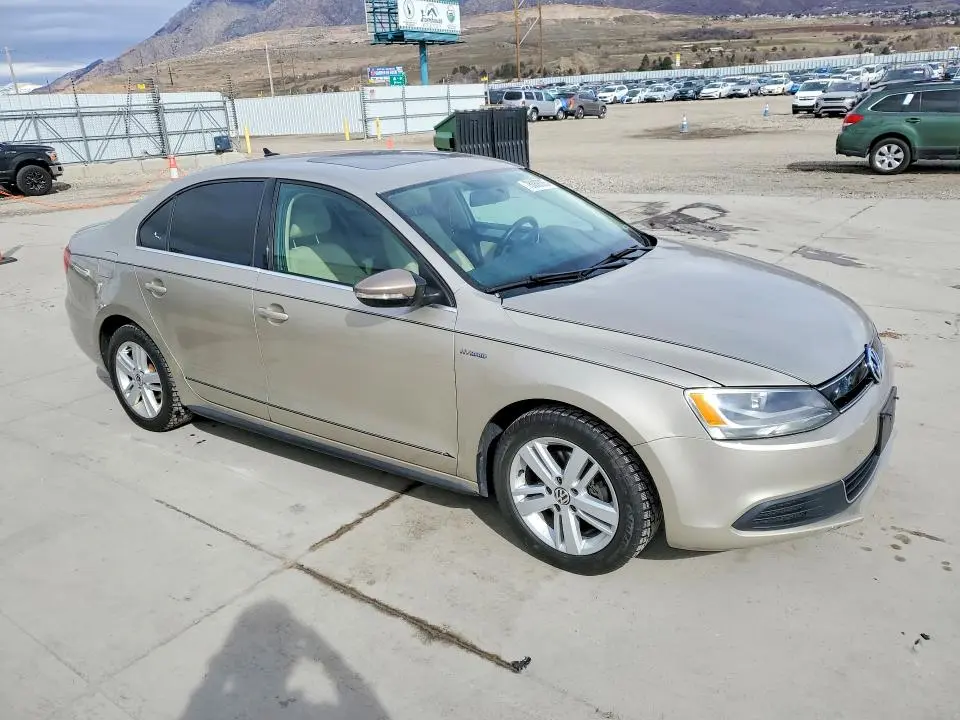 2013 VOLKSWAGEN JETTA HYBRID  