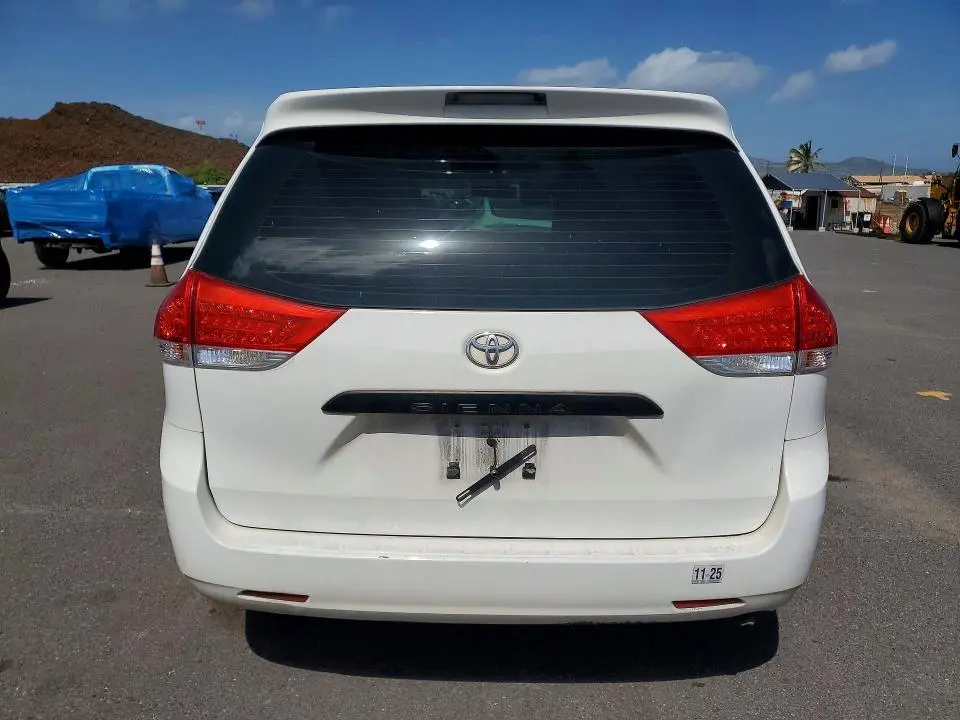 2014 TOYOTA SIENNA   