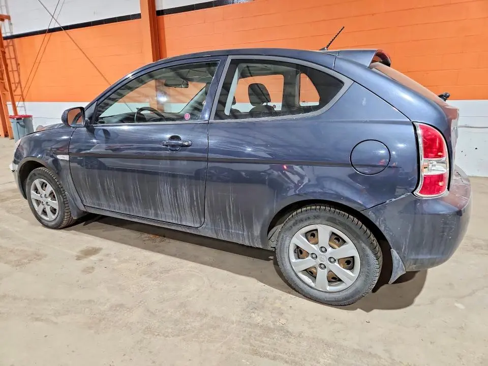 2011 HYUNDAI ACCENT SE  