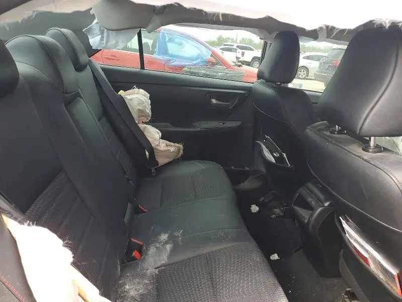 2015 TOYOTA CAMRY SE  