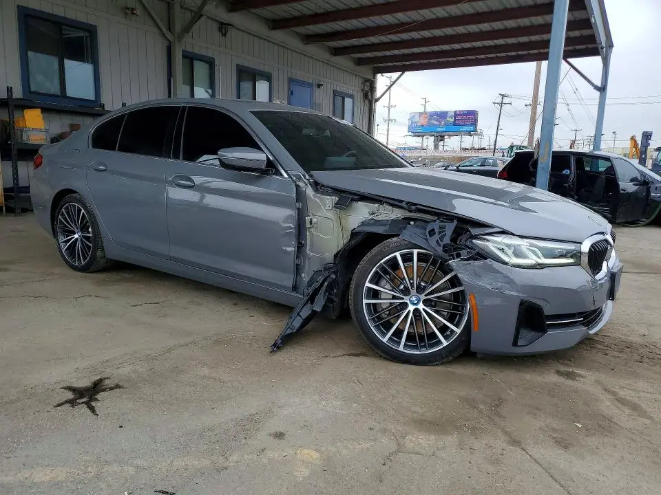 2022 BMW 530E   