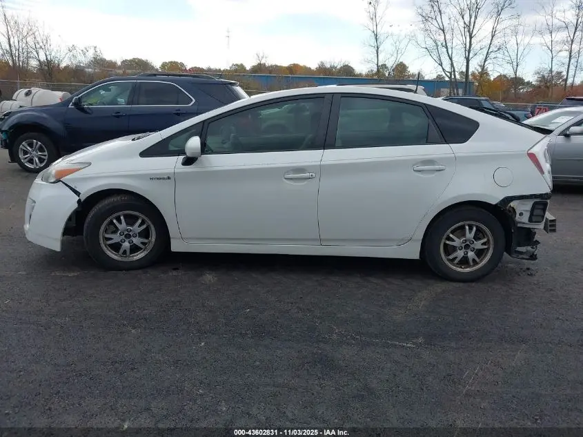 2011 TOYOTA PRIUS THREE