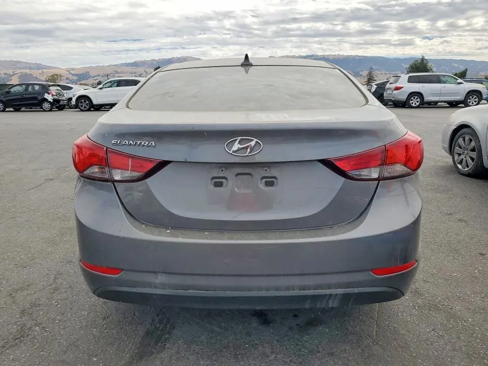 2014 HYUNDAI ELANTRA SE  