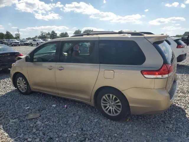 2012 TOYOTA SIENNA XLE  