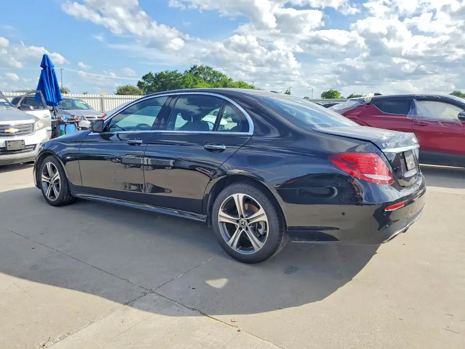 2017 MERCEDES-BENZ E 300  