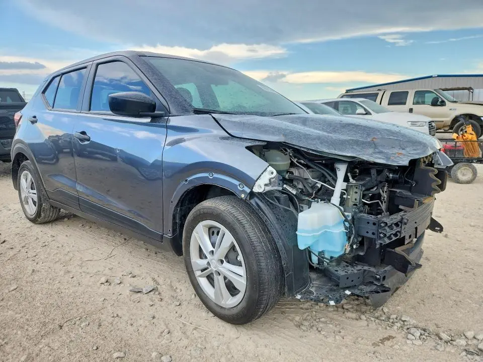 2024 NISSAN KICKS S  