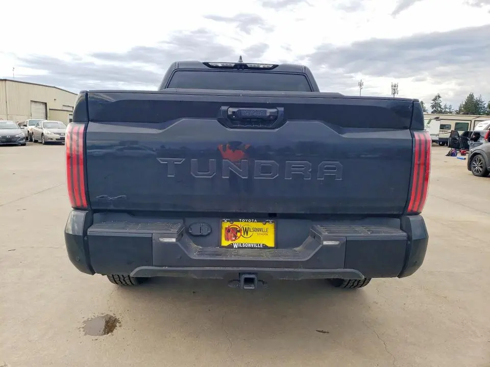 2026 TOYOTA TUNDRA PLATINUM  