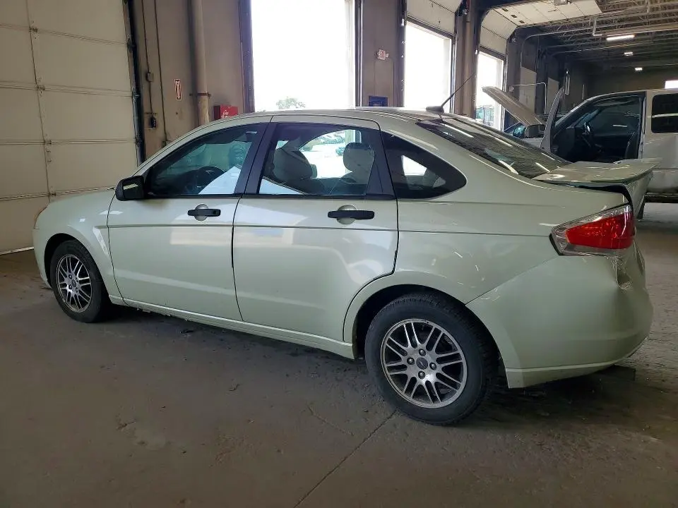 2010 FORD FOCUS SE  