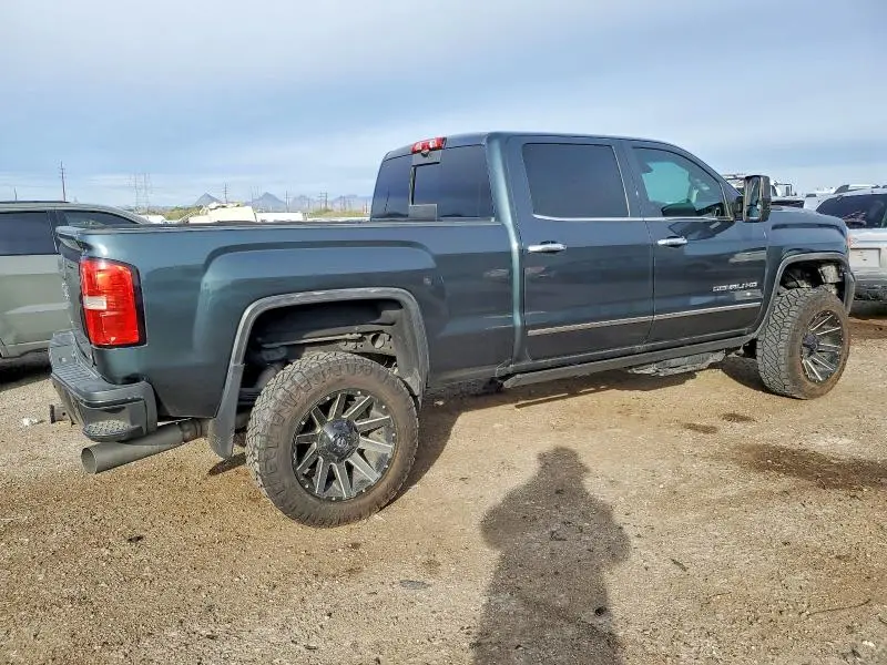 2017 GMC SIERRA K2500 DENALI  
