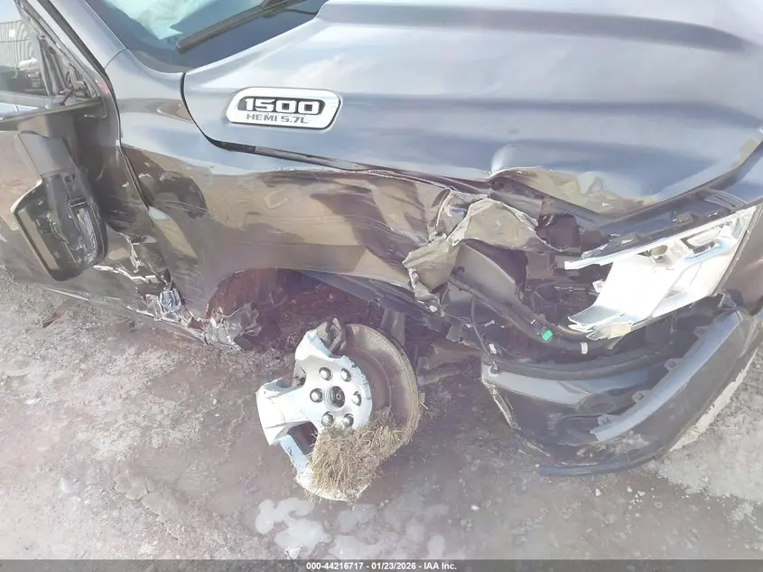 2020 RAM 1500 BIG HORN  4X4 6'4 BOX