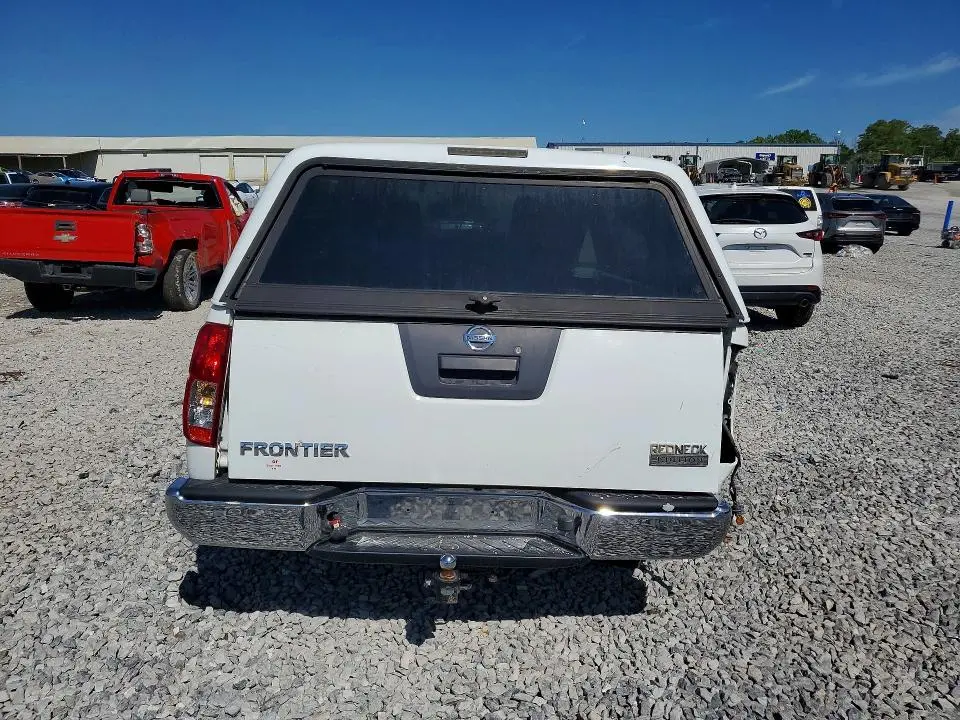 2015 NISSAN FRONTIER S  