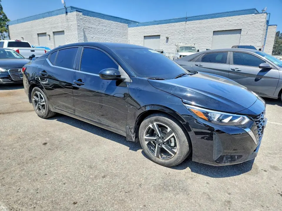2025 NISSAN SENTRA SV  