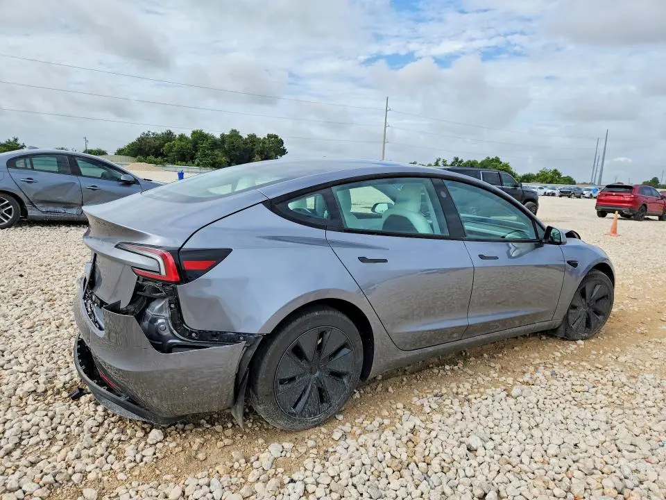 2025 TESLA MODEL 3   